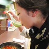 SNSが火付け役！ガチ中華・麻辣湯が若年女性の間で人気急上昇！