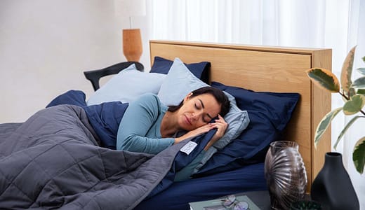 低反発枕で首の痛みを解消！快眠サポートの秘密