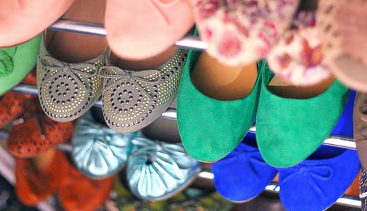 スリッパとサンダルの本当の違いとは？用途で選ぶ！失敗しないコツ