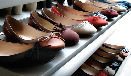 卒業式に履くパンプスはマナー違反？卒業式にふさわしい靴の選び方やマナーを解説