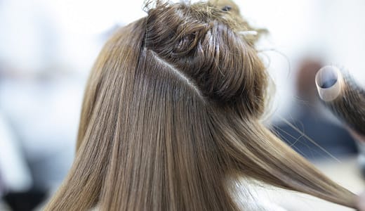 湿気で髪がボサボサになる原因は？今日からできる7つの対策でもう悩まない！