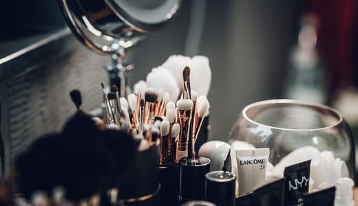 夏に崩れない最強のメイク崩れ防止アイテムとは？メイク崩れを完全ブロックしよう！